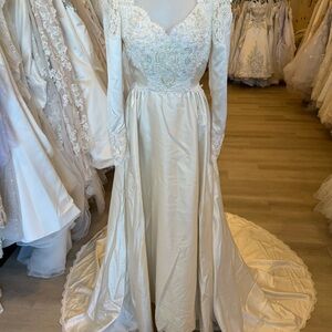 Vintage Alfred Angelo Champagne Wedding Dress with Lace Details